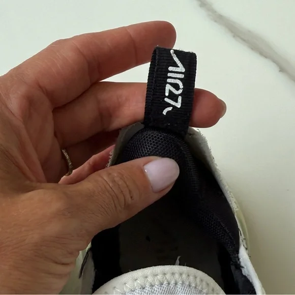 Nike w 8.5 Air Max 270 Black and White - Picture 3 of 12